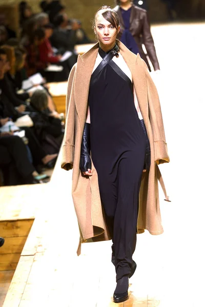 Look 48